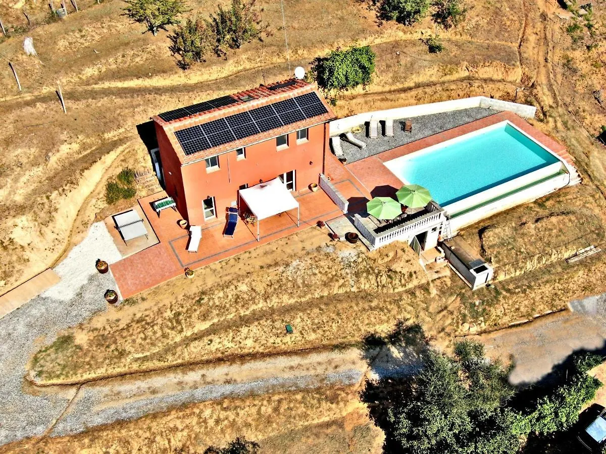 La Rossa Nel Verde Selvaggio Villa Pescia Italy