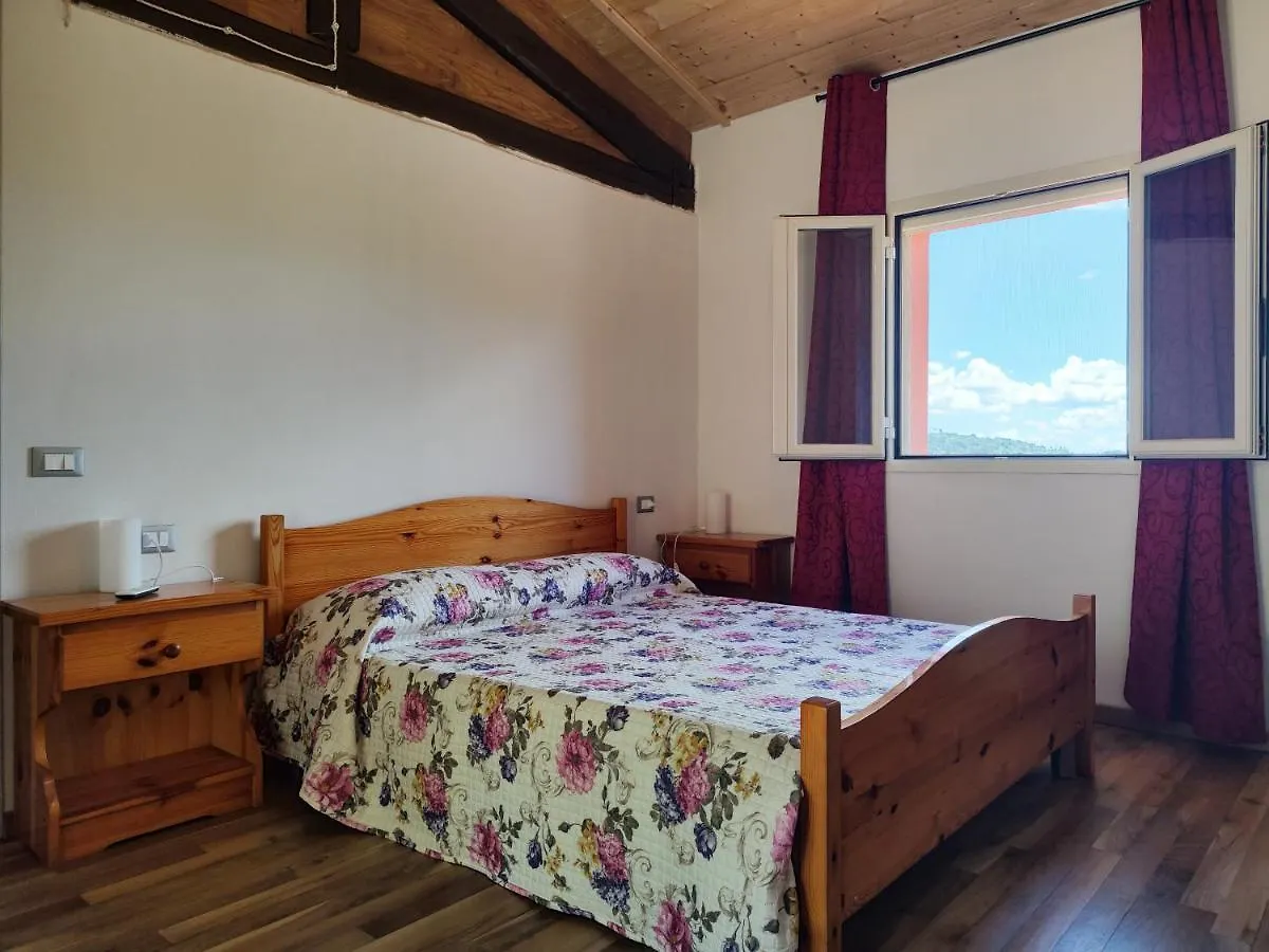 La Rossa Nel Verde Selvaggio Villa Pescia Holiday home