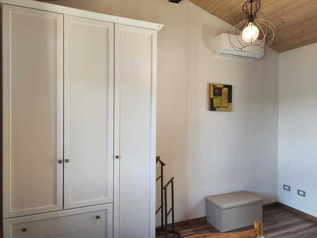La Rossa Nel Verde Selvaggio Villa Pescia