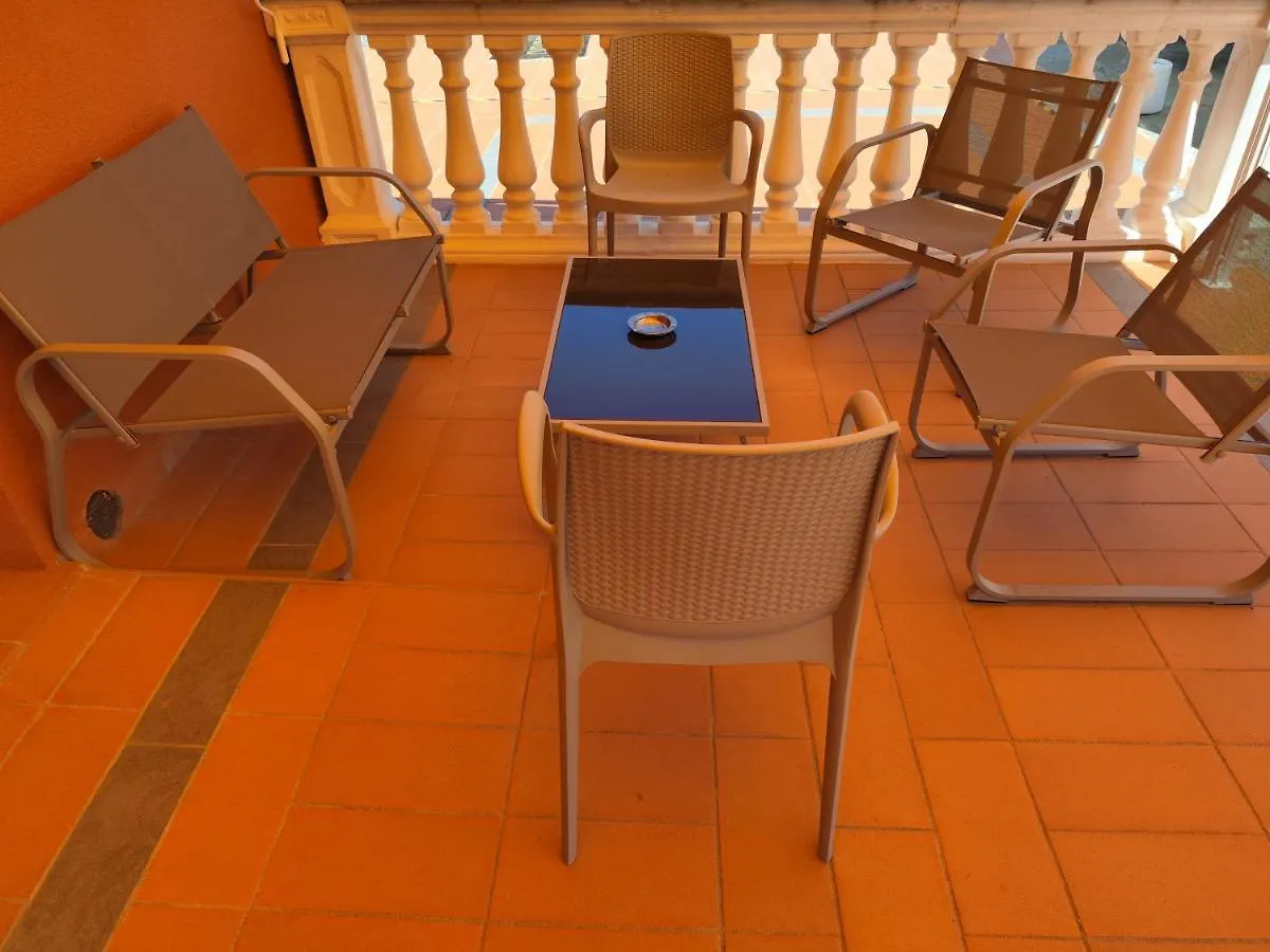 La Rossa Nel Verde Selvaggio Villa Pescia
