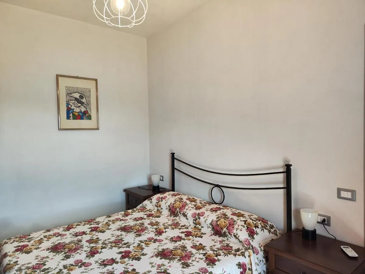 La Rossa Nel Verde Selvaggio Villa Pescia 0*,